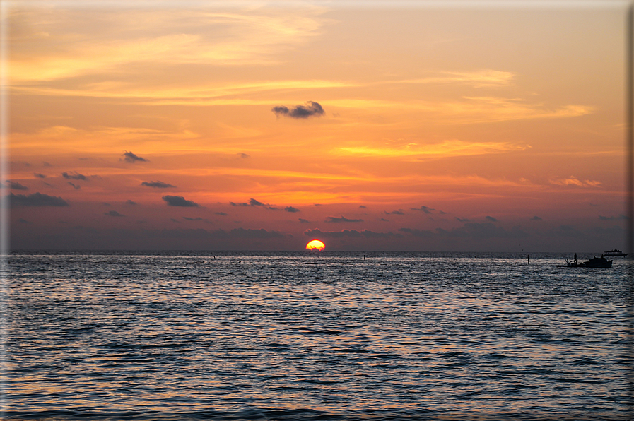 foto Alba e tramonto alle isole Maldive